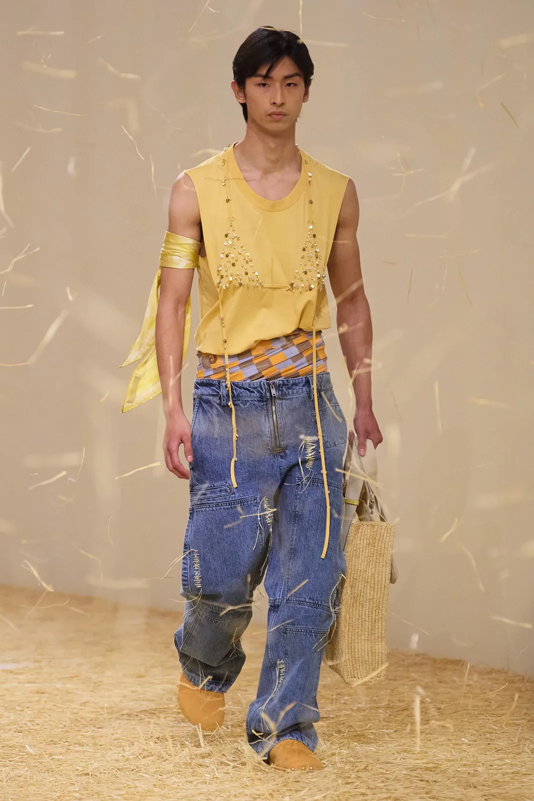 00032 Jacquemus Spring 2023 Ready to Wear Credit Gorunway