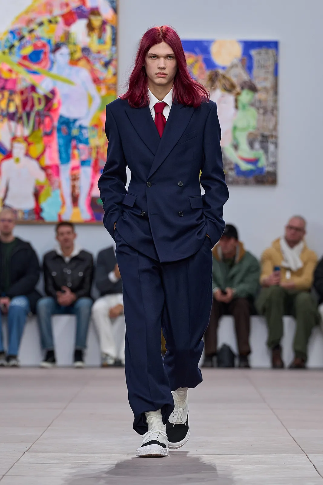 LOEWE_FW24_MW_SHOW_37