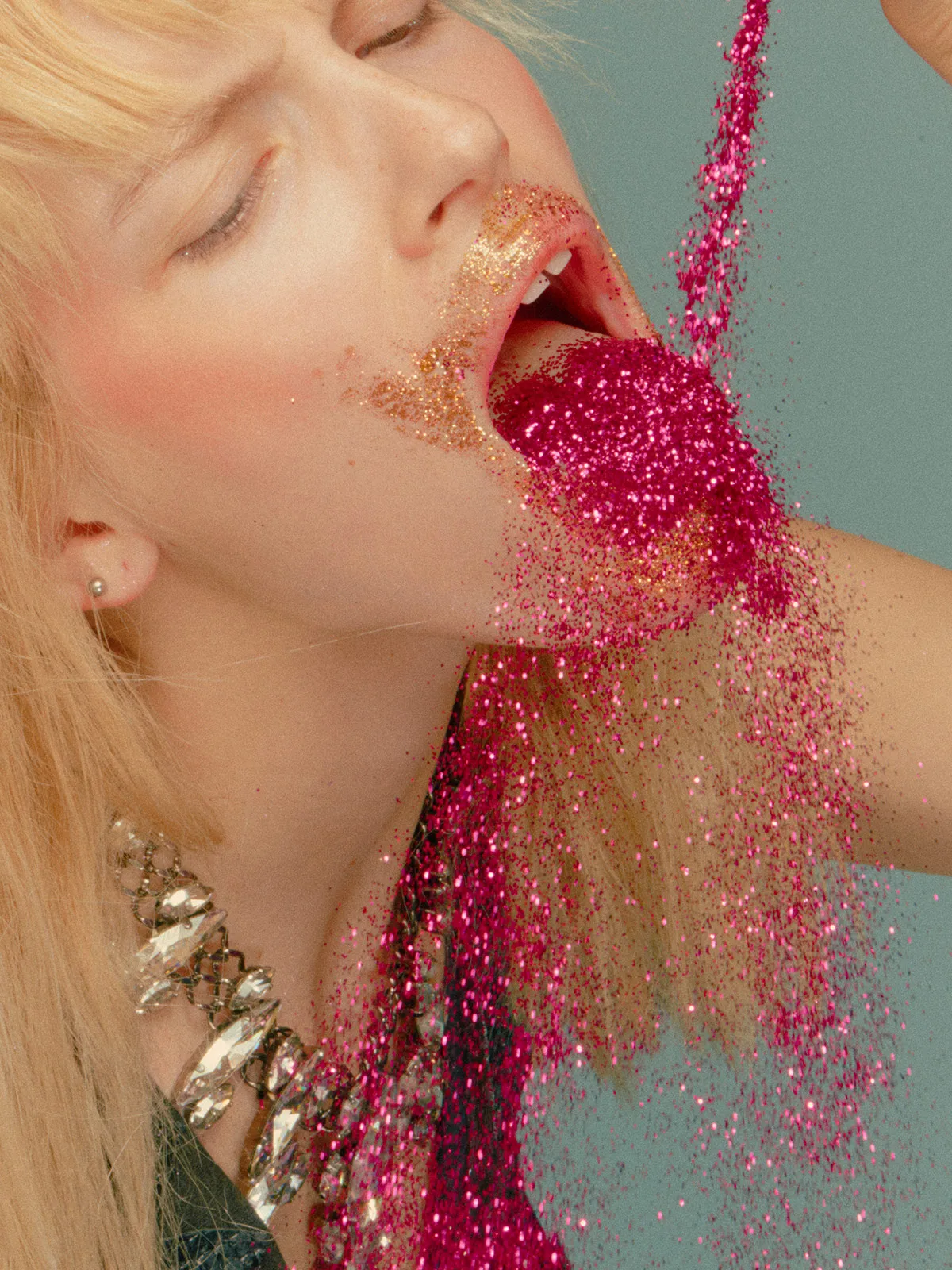 Willand Joan Metalmagazine 8.jpg