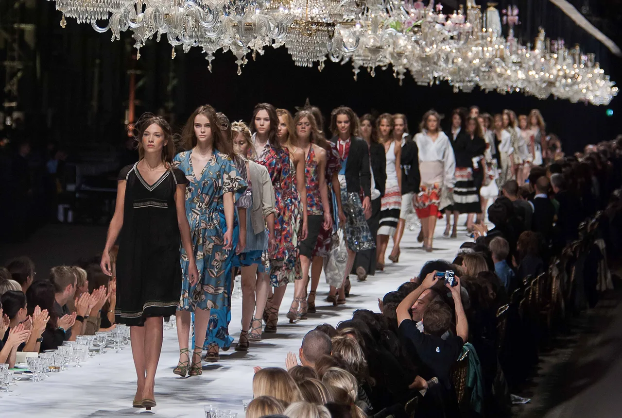 14_VDM_Catwalk-