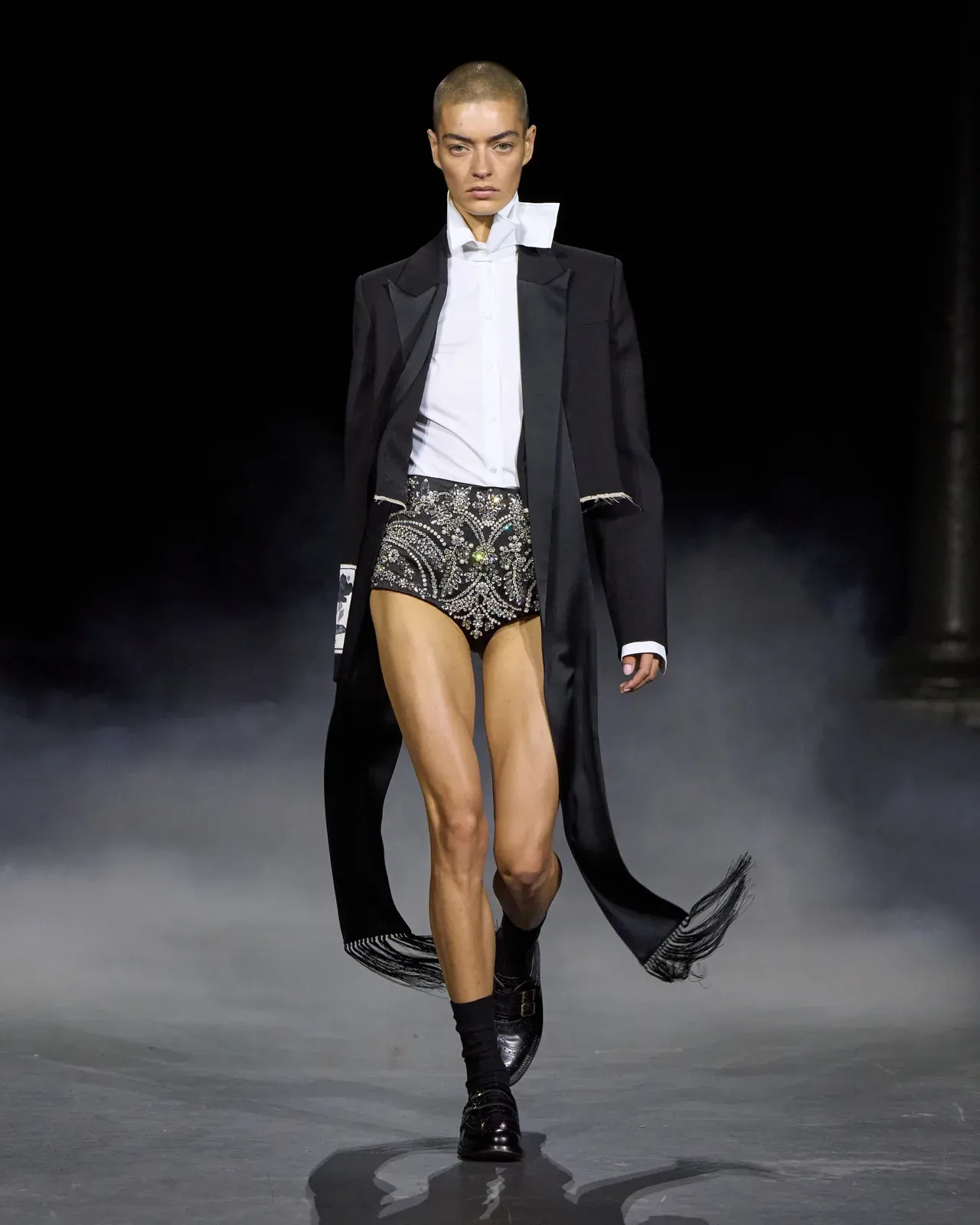 metal-london-fashion-week-ss27-erdem-01