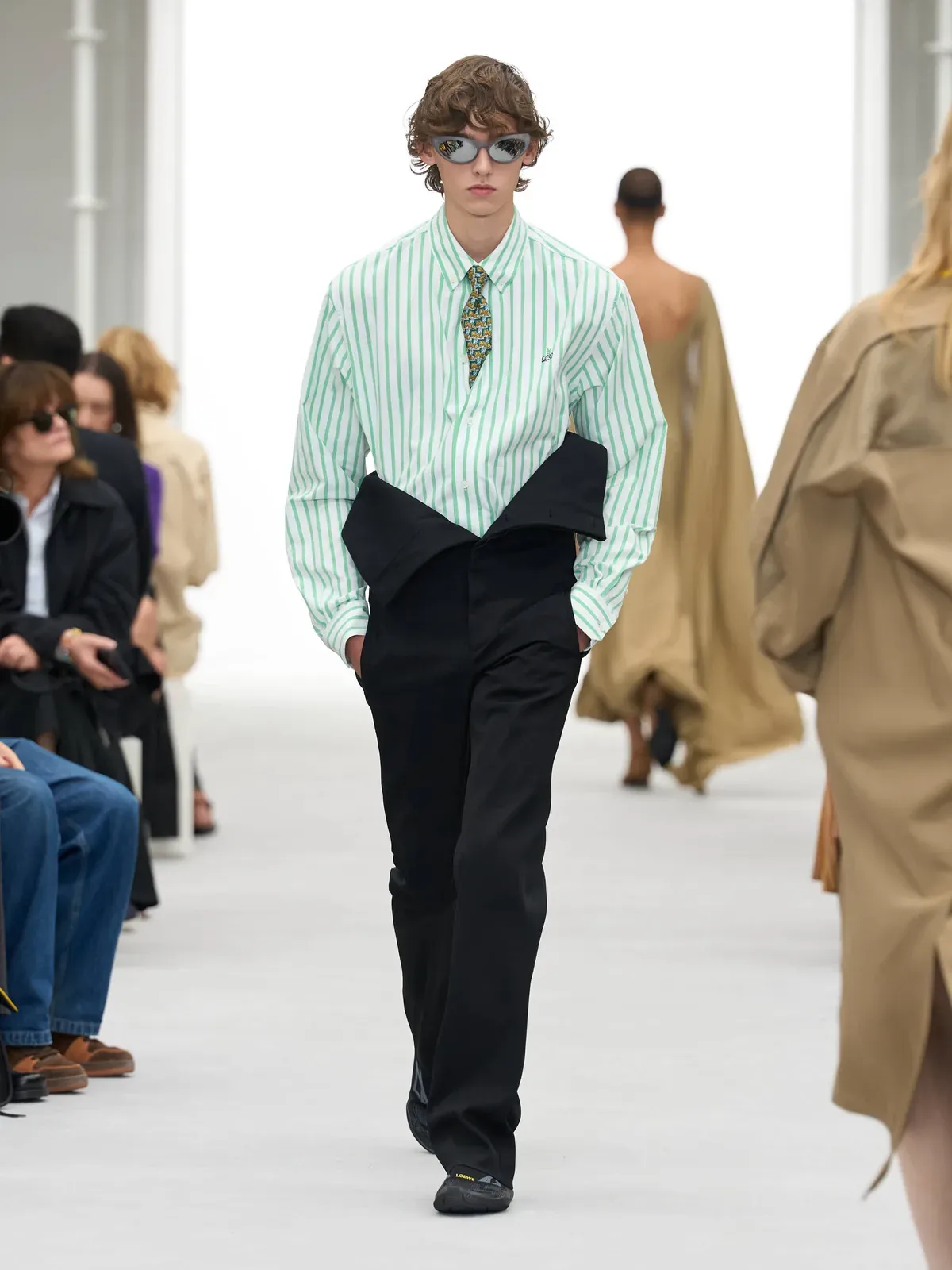 metal-loewe-ss27-29