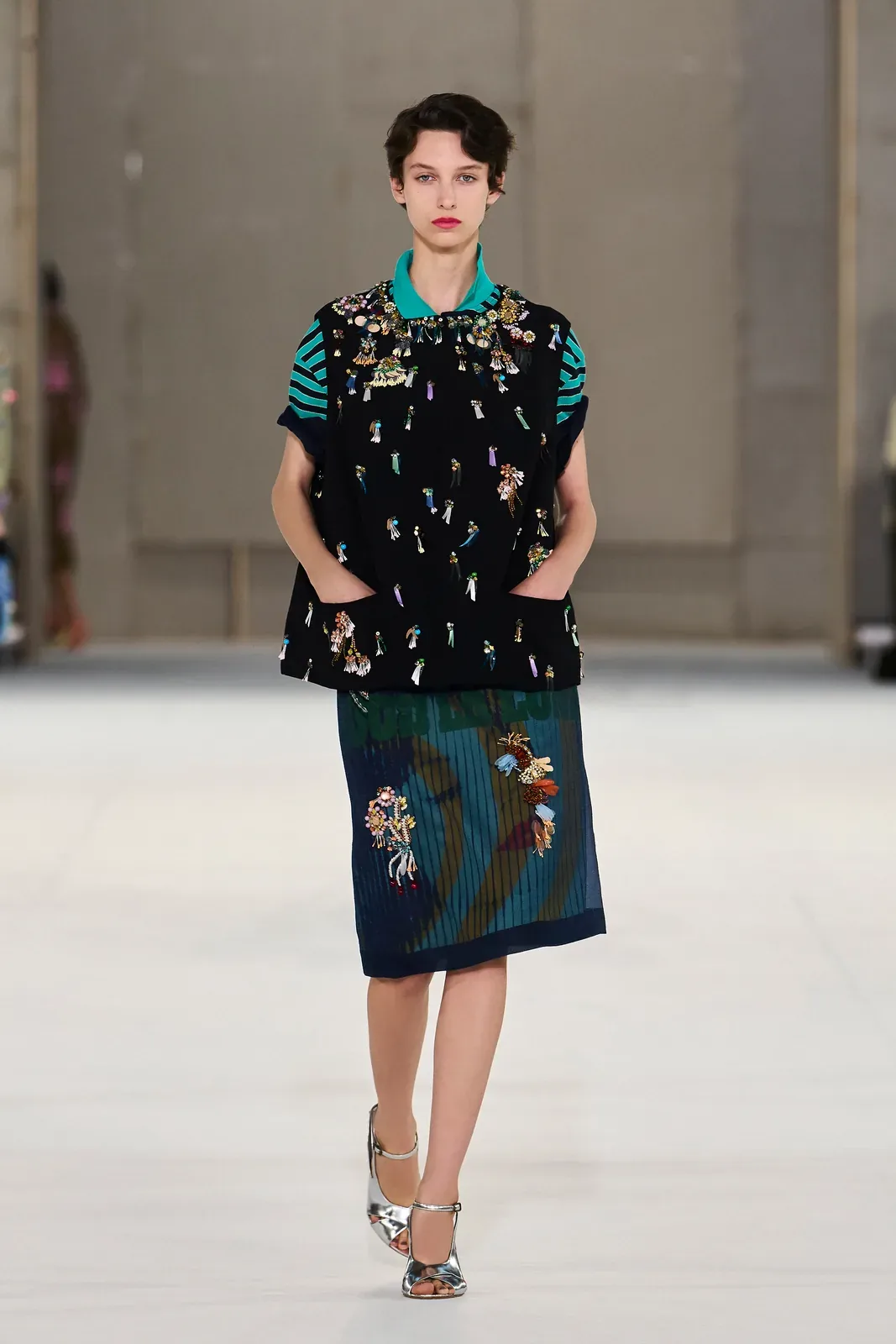 metal-dries-van-noten-ss27-45