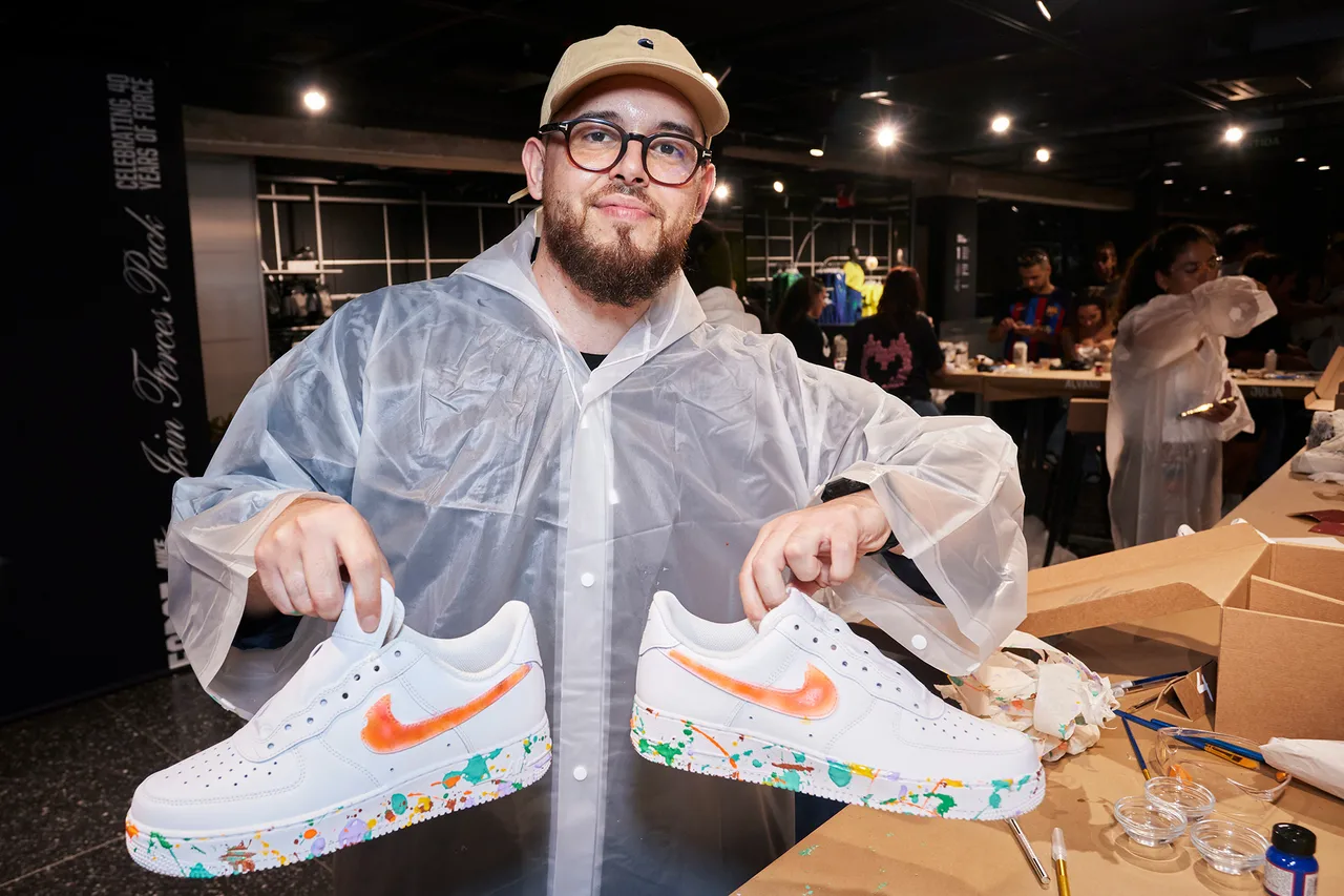 Nike Air Force 1 084.jpg