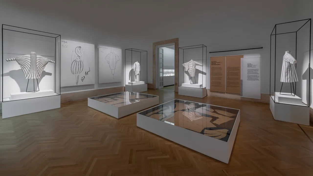 metal-fendi-karl-exhibit-05