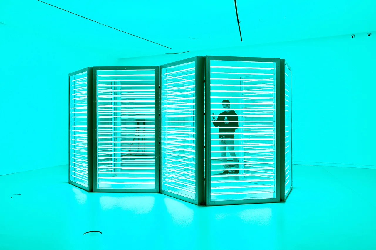 Metal Carsten Hoeller Low5 Double Neon Elevator