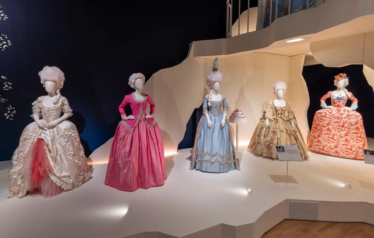 Victoria-and-Albert-Museum-London-11