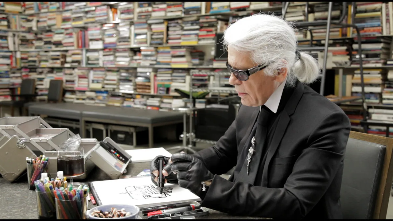 Karl Lagerfeld Se Dessine 6