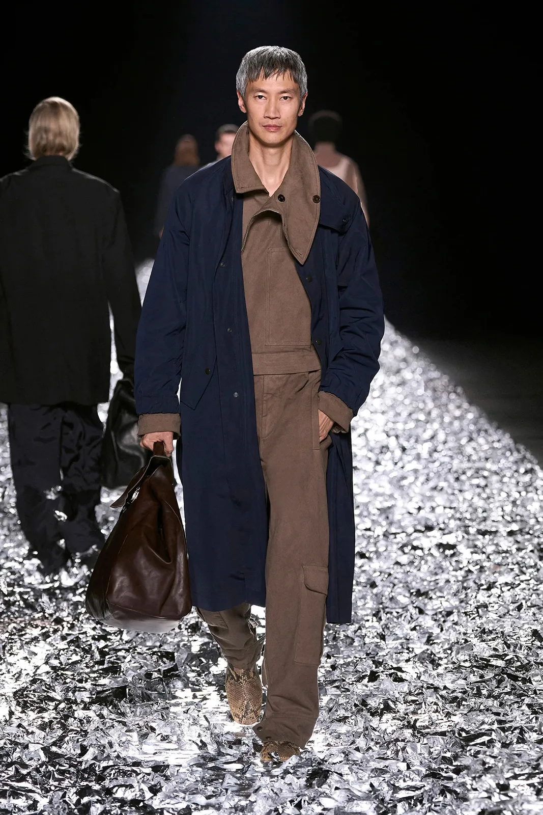DRIES_VAN_NOTEN_SS25_2732X4098_LOOKS_09.jpg
