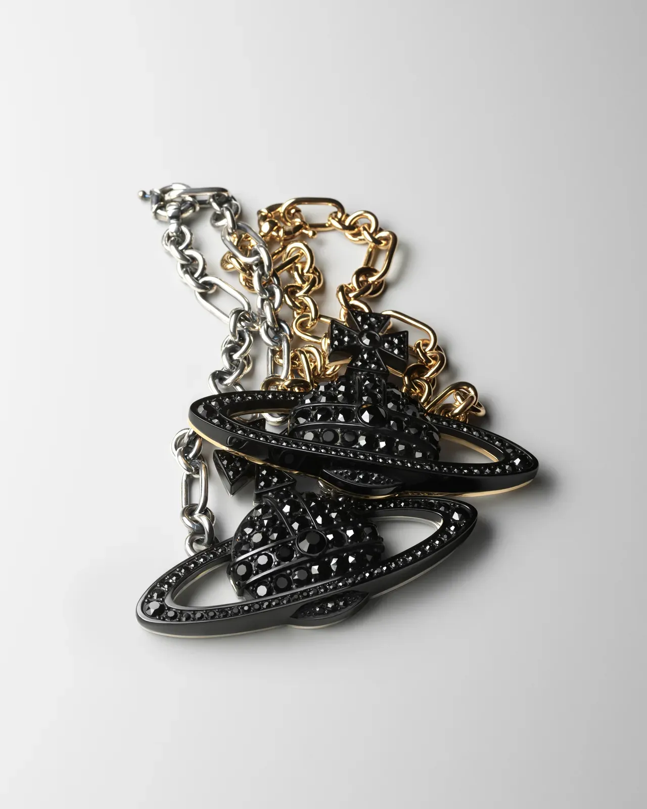 metal-fashion-exhibitions-02.webp