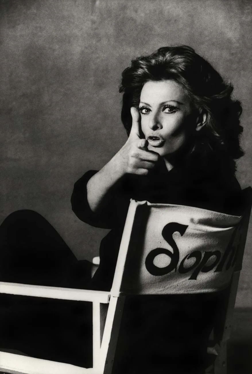12 Sophia Loren Pointing Finger Rome 1994 Copyright Greg Gorman Courtesy Immagis Art Photography
