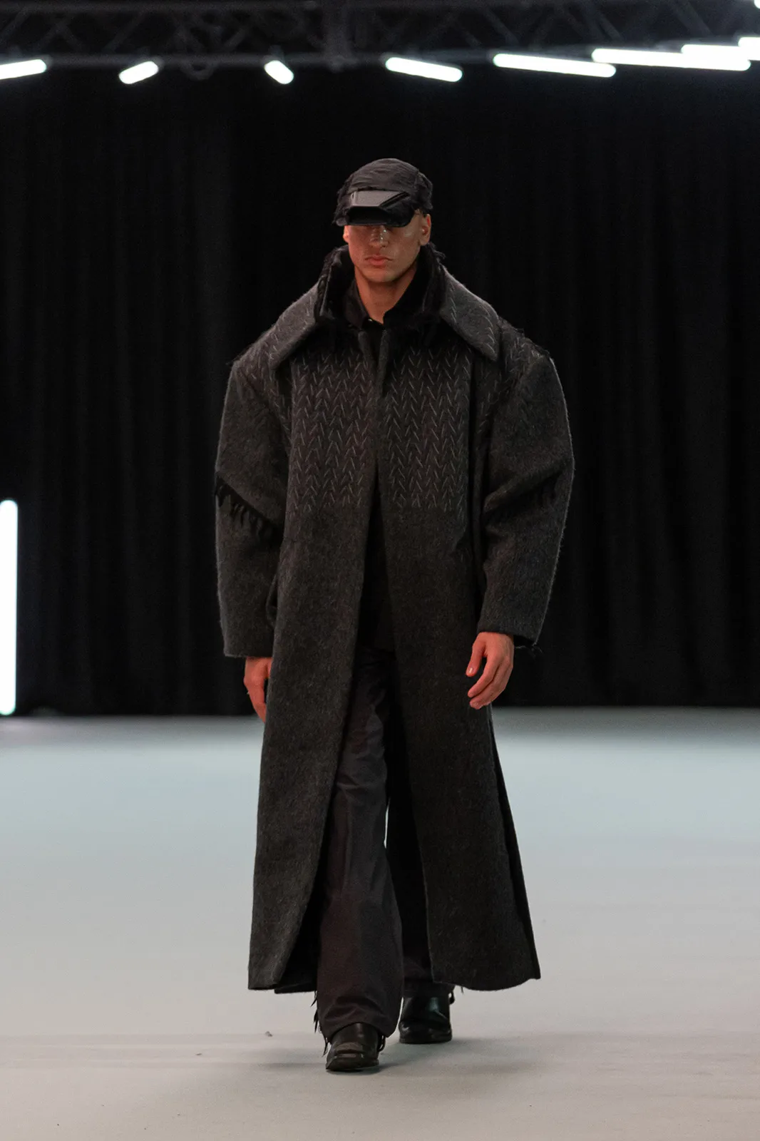 2025_MDMA_DEFILE-Catwalk_coll-EwenDanzeisen_3