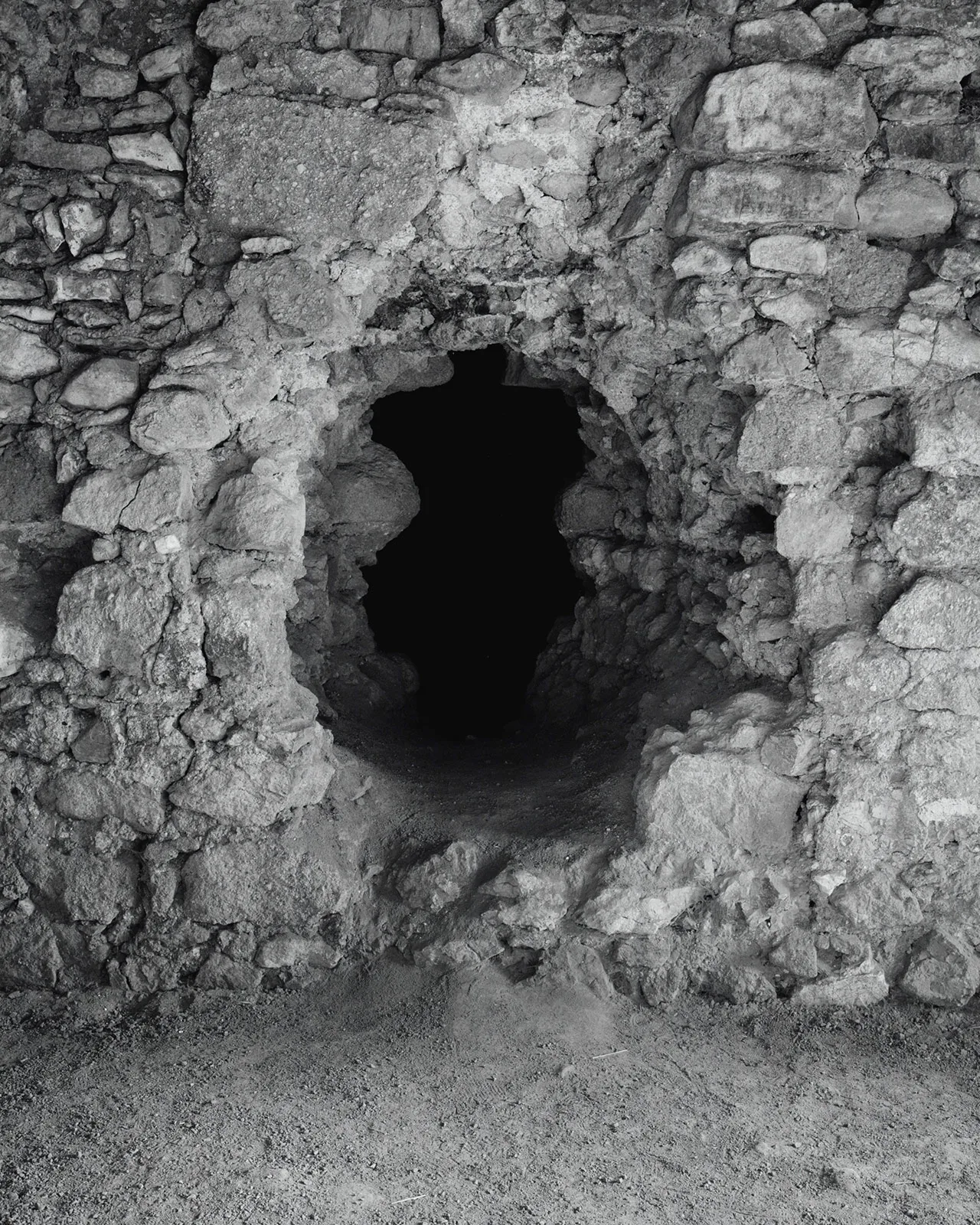 Tereza Zelenkova 02 Snake That Disappeared 03 Bathorys Bedroom Cachtice Castle