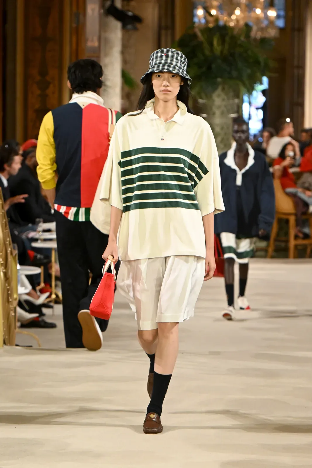 metal-tommy-hilfiger-spring-2027-16.webp