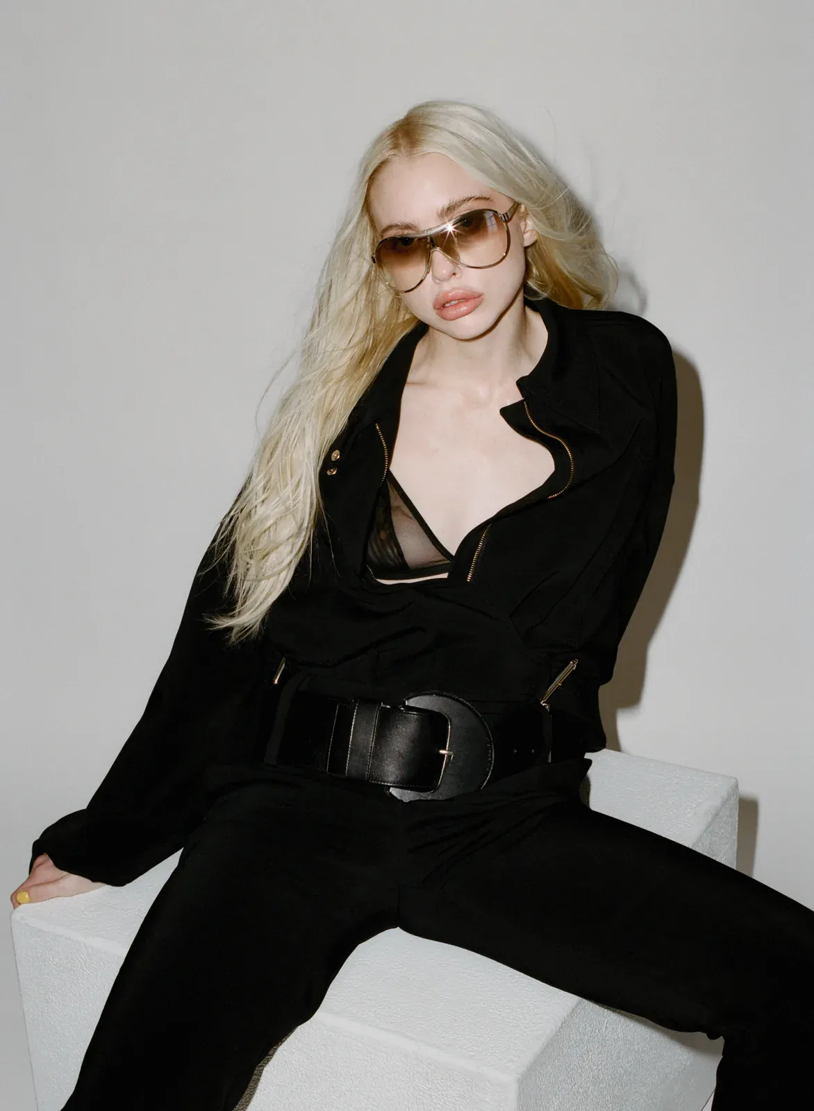 metal-chloe-cherry-03