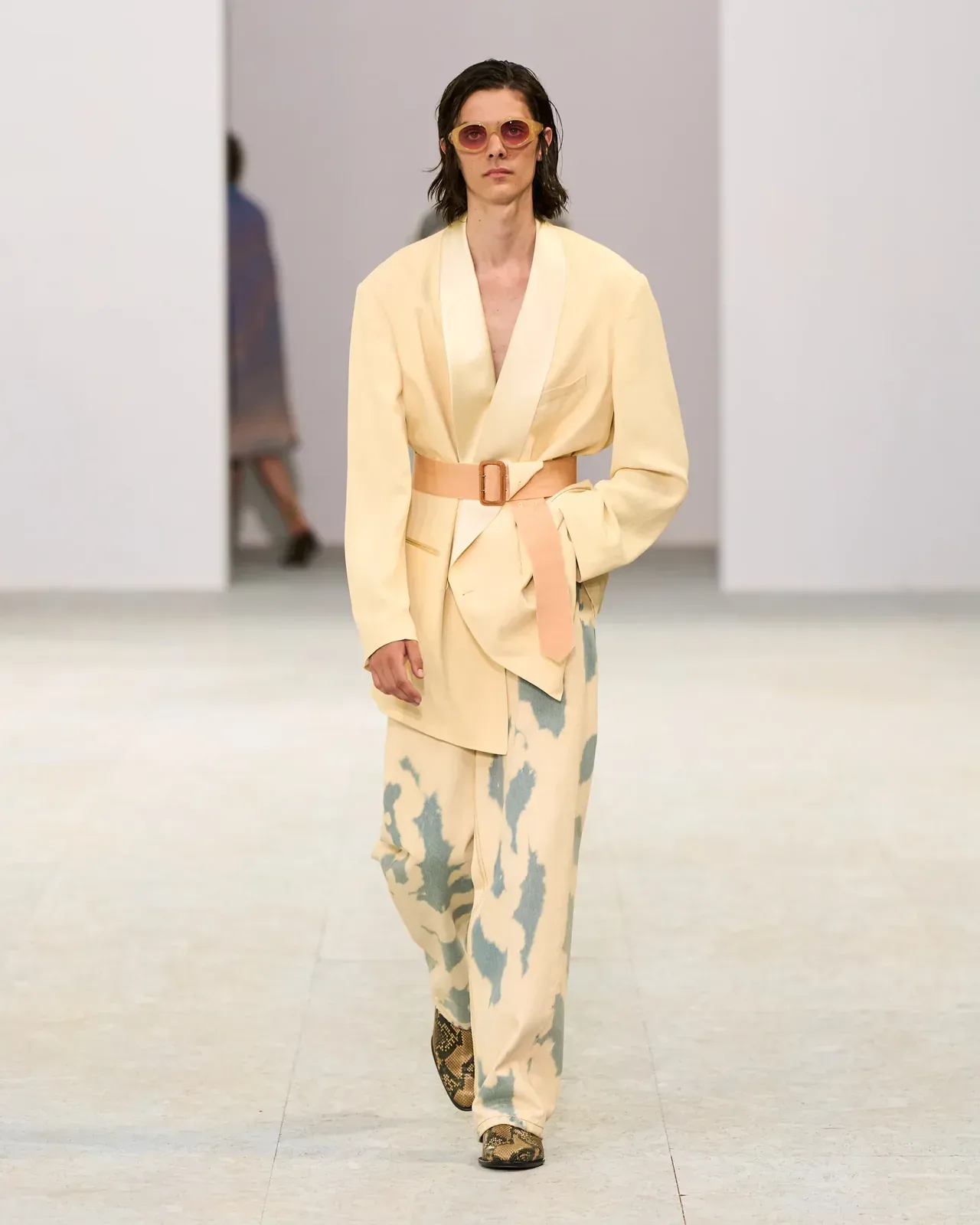 metal-dries-van-noten-s-s-2027-menswear-20
