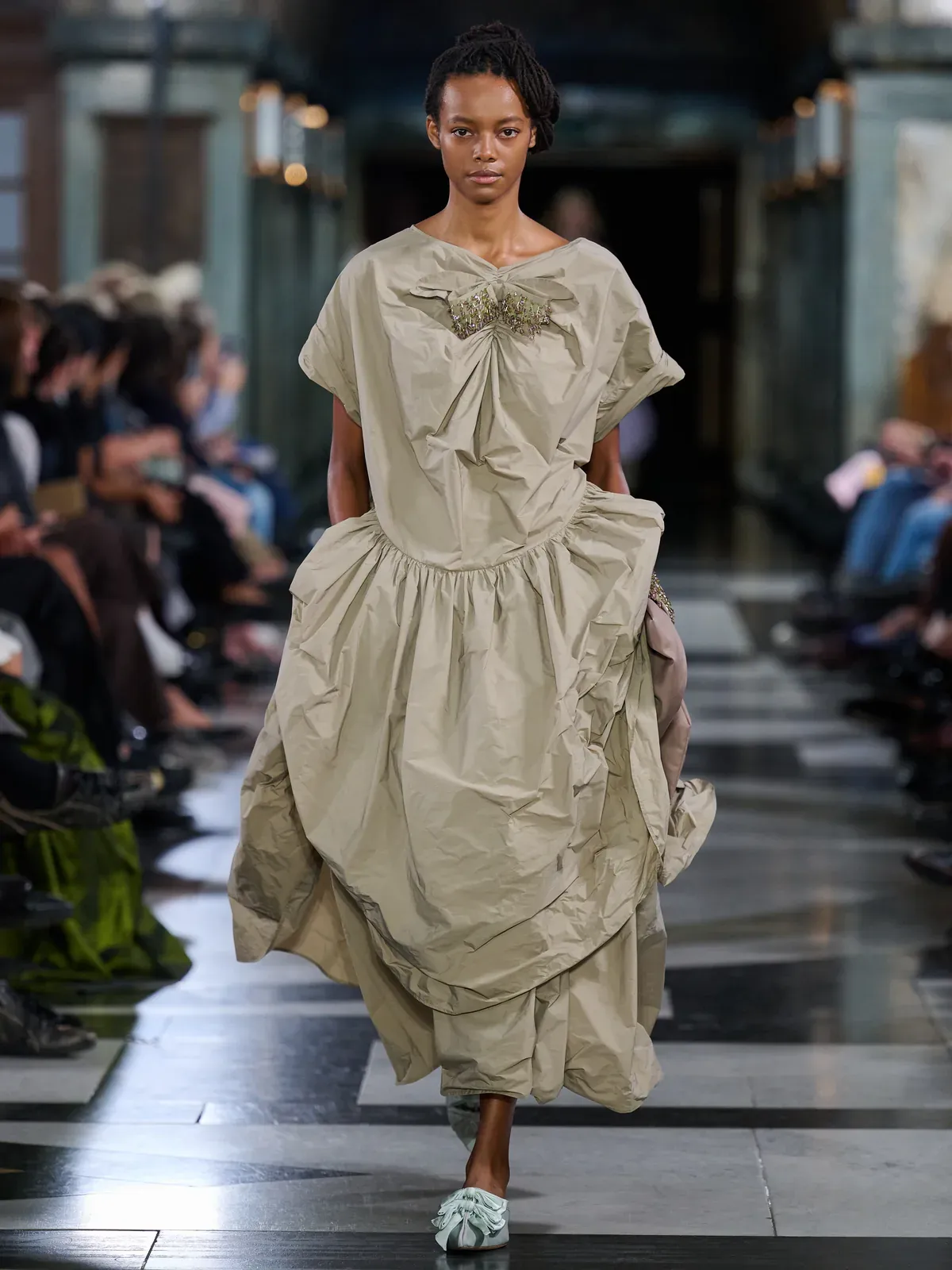 metal-london-fashion-week-ss27-simone-rocha-07