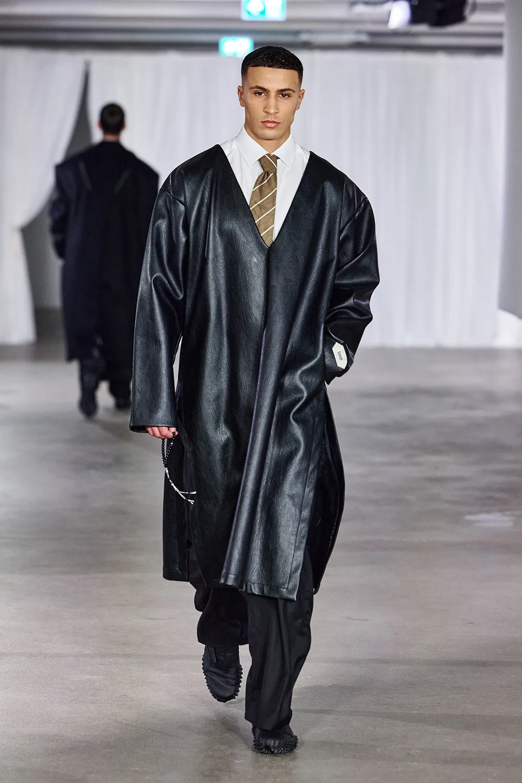 10_GmbH_AW25_Runway_by_Finnegan-Koichi-Godenschweger