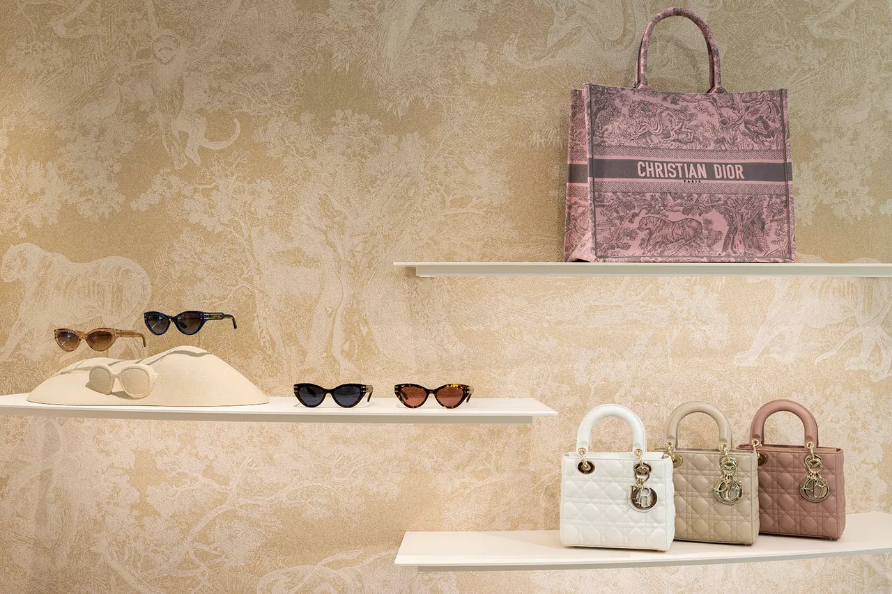 Dior POP Ups 5