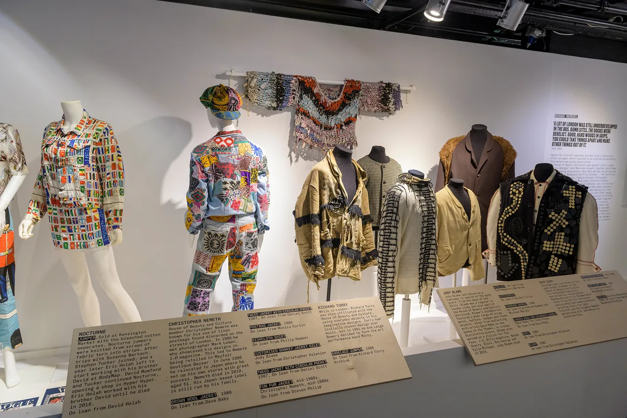 Outlaws-Fashion-and-Textile-Museum_7