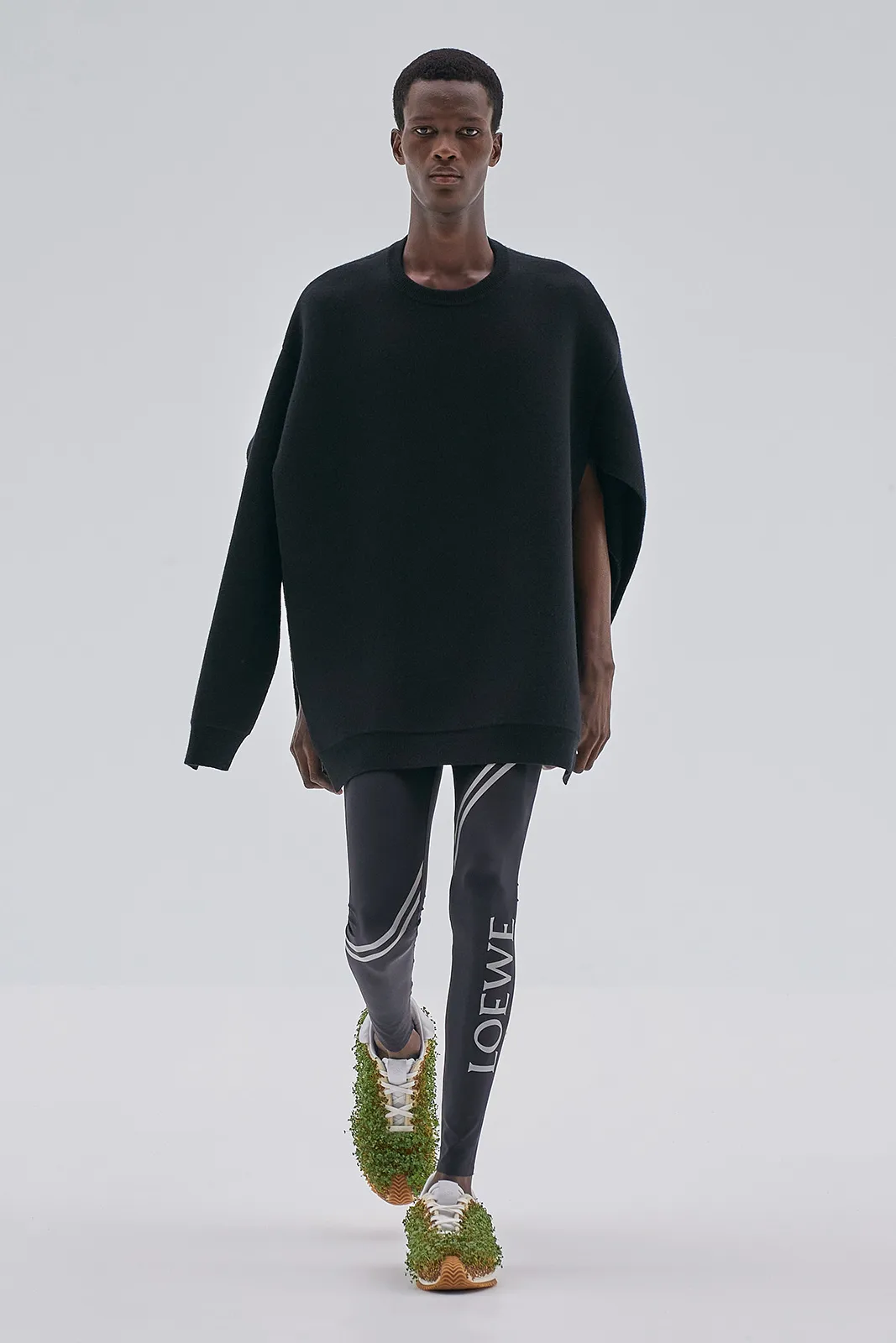 Loewe S S23 Mens Show Runway Look 32 Front Rgb Cropped 2x3 32
