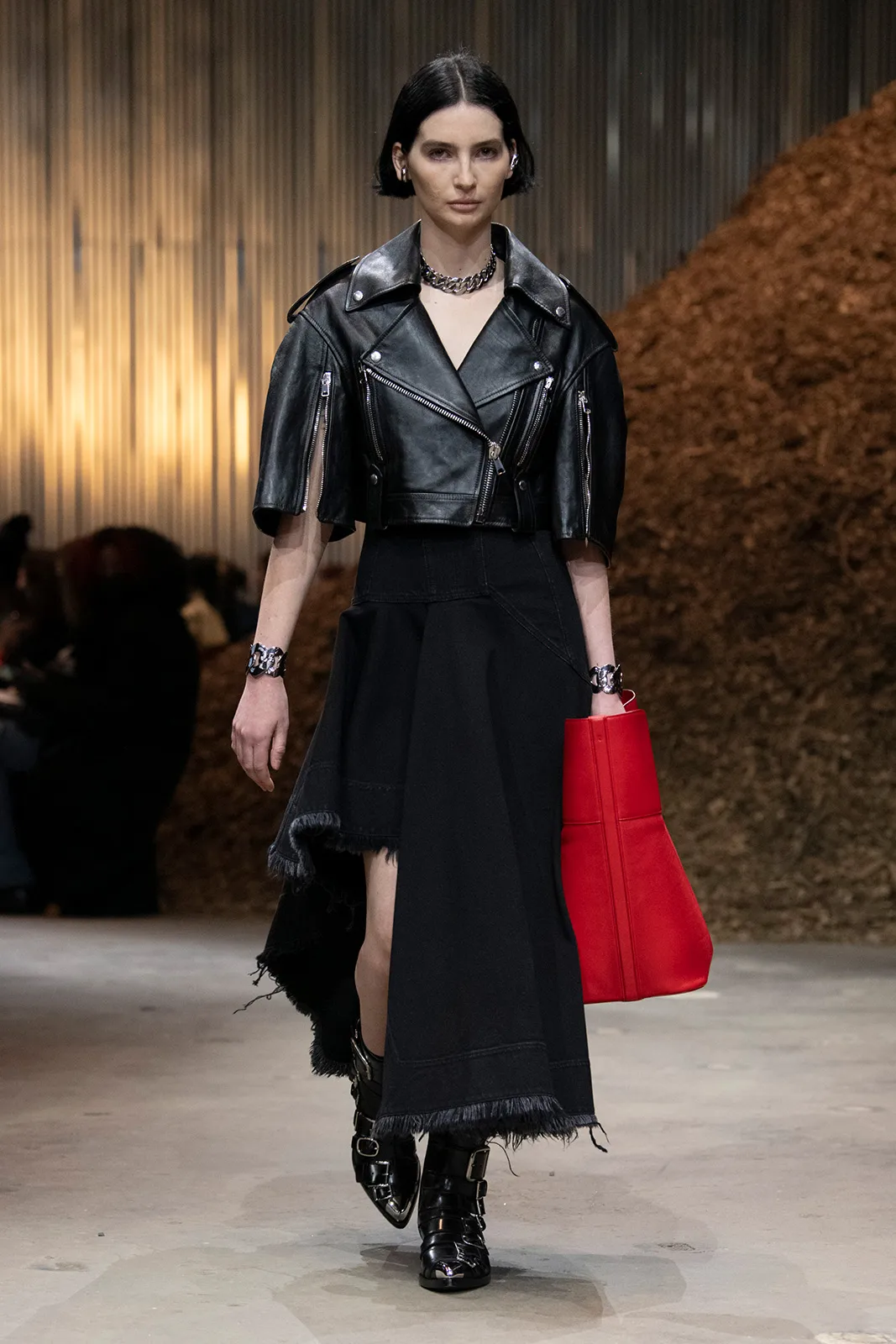 Alexander Mc Queen Fw 2022 Metalmagazine 19