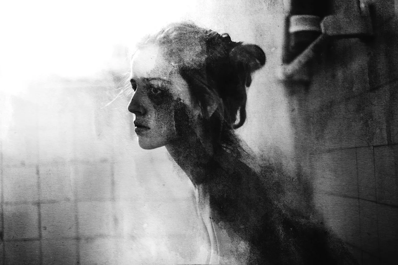 Silvia Grav Metalmagazine 4