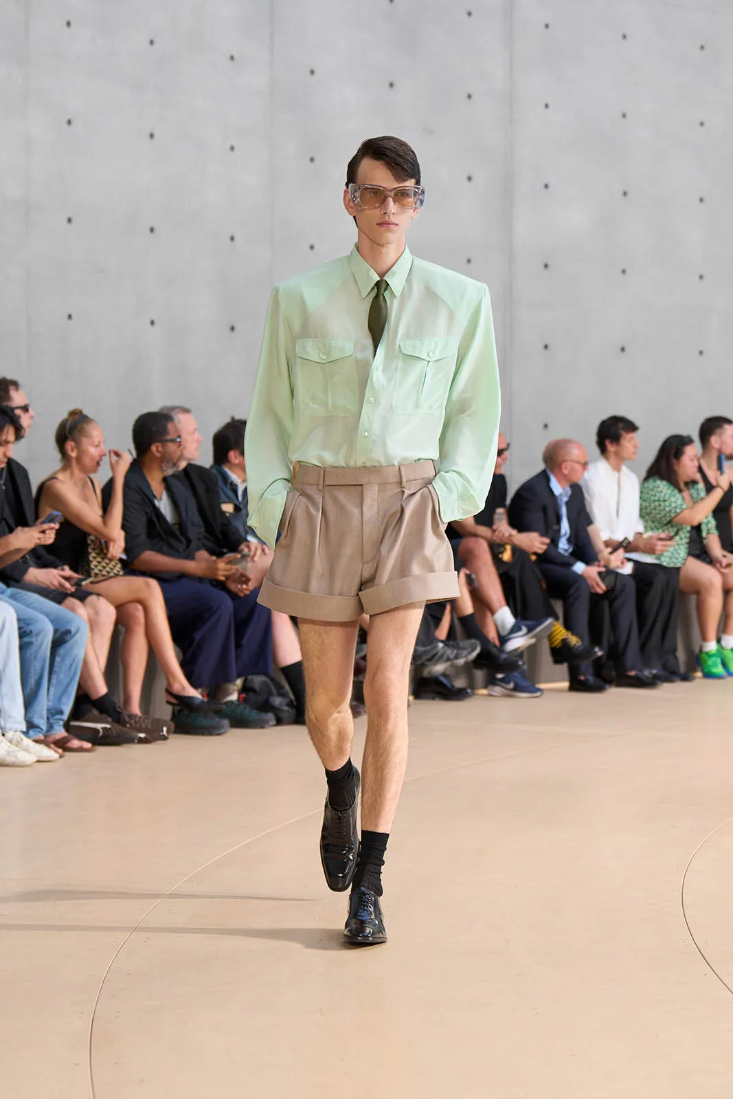 SAINT LAURENT_FASHION_SHOW_MEN_SUMMER26_RUNWAY_4