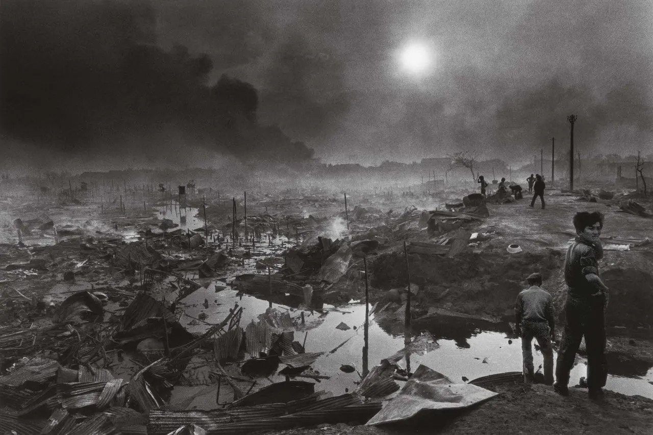2 Bombardeo Phnom Penh Camboya 1975