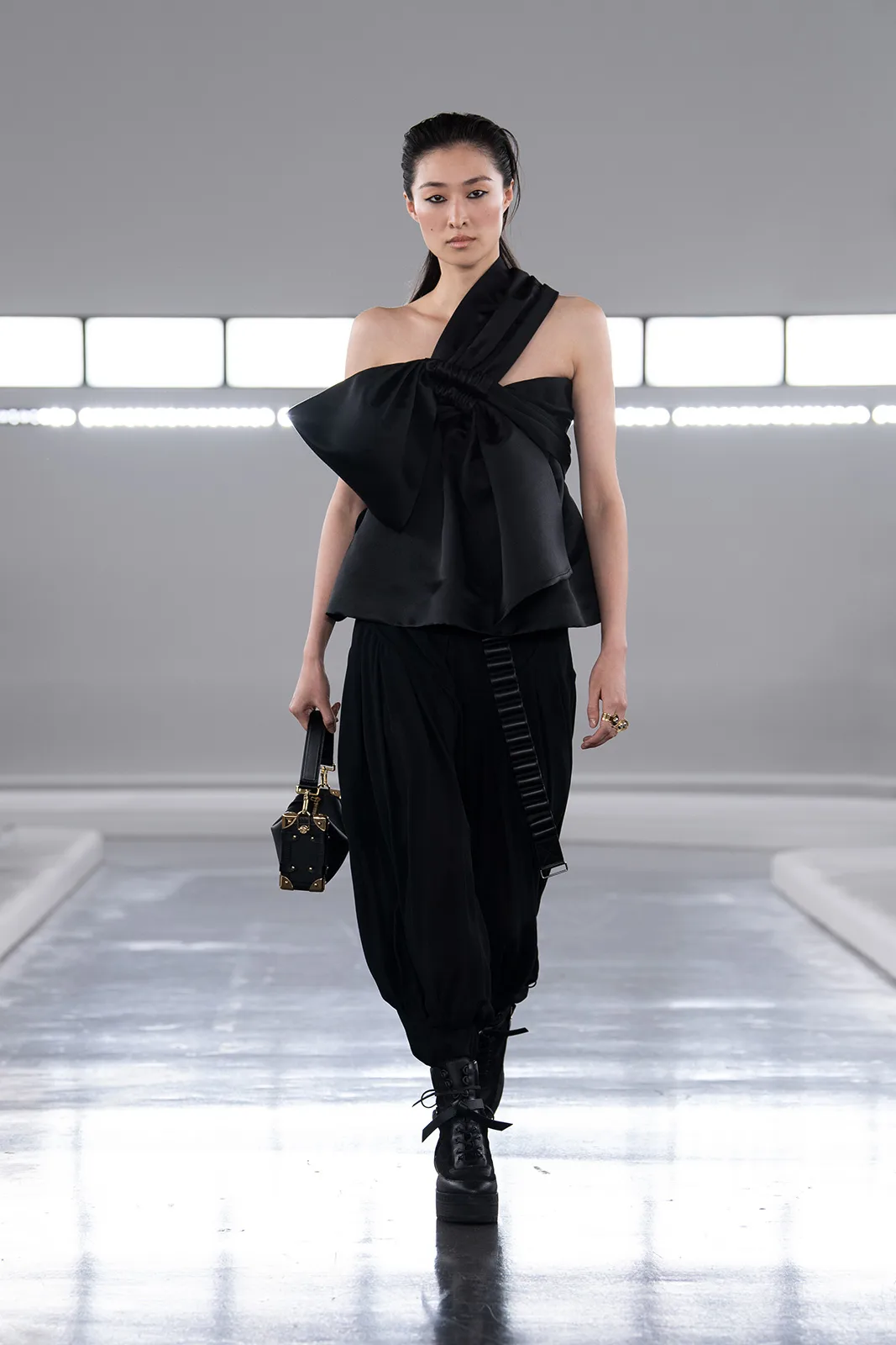 Louis_Vuitton_Women_s_Pre-Fall_2024_58