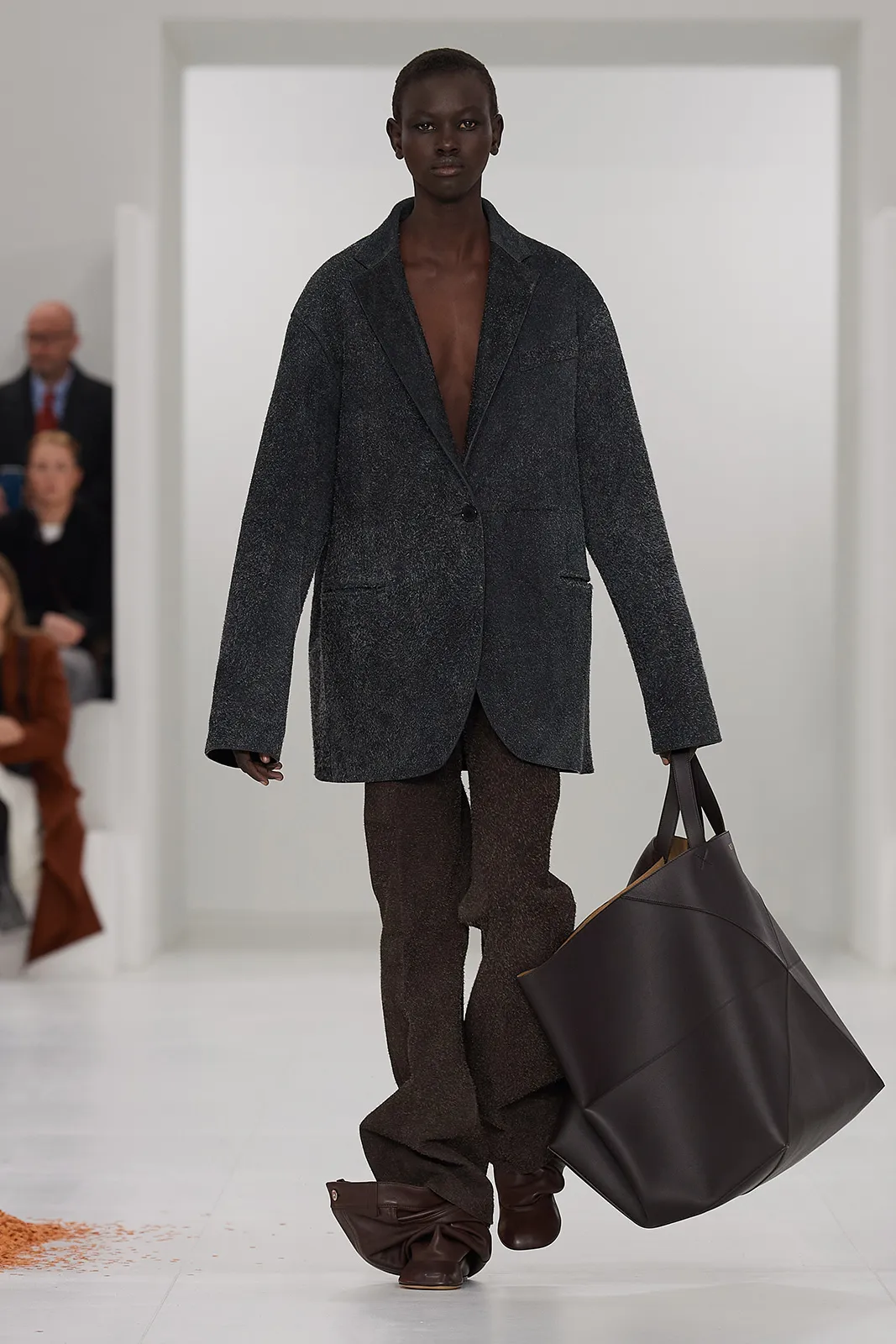 Loewe F W23 Ww Show Runway Look 28