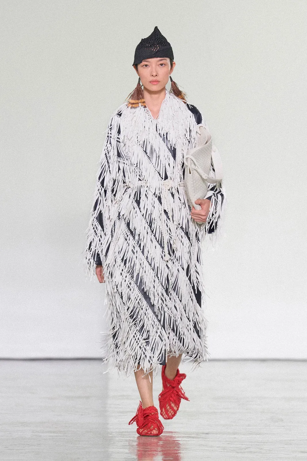 metal-bottega-veneta-ss-2027-25.webp