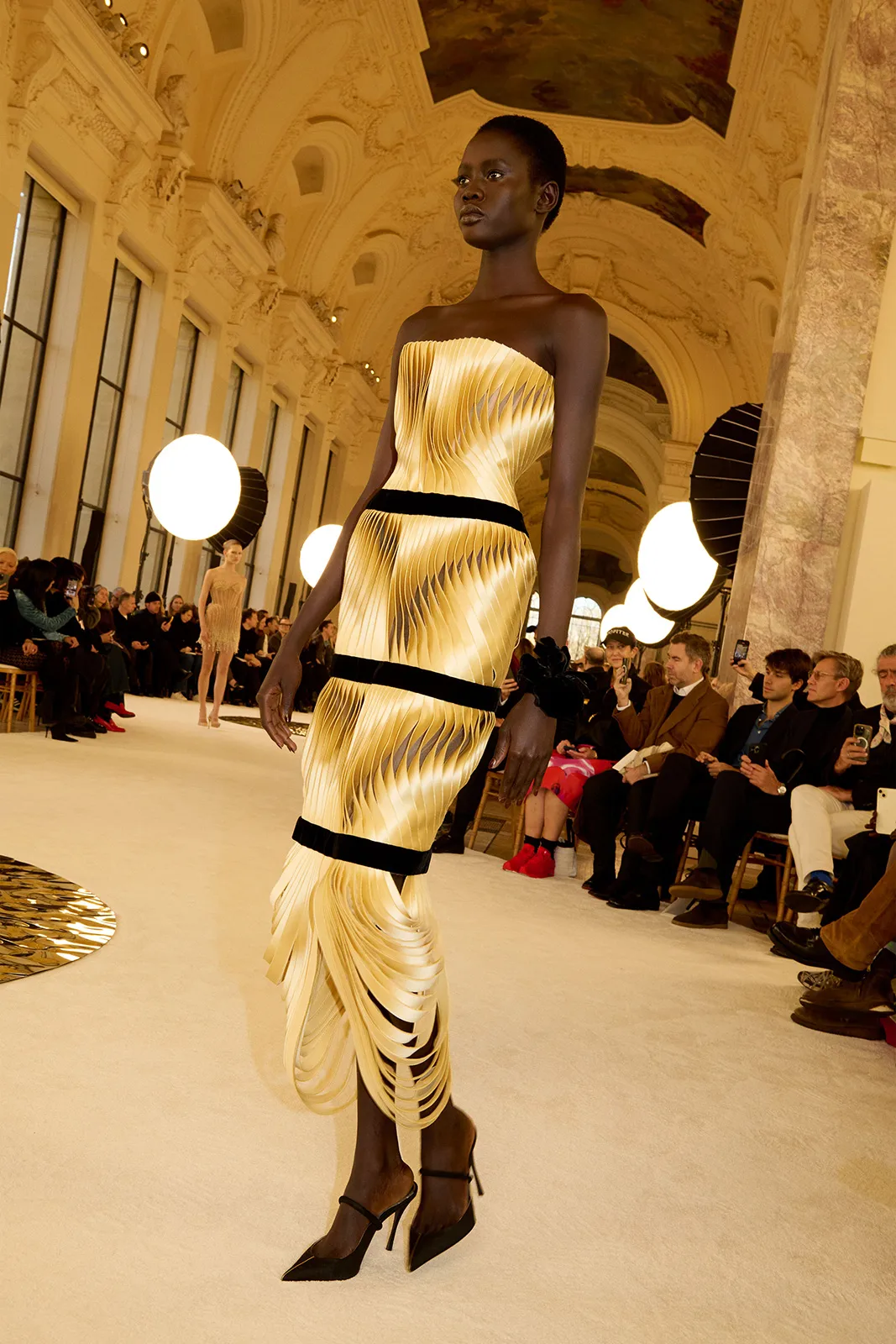 SCHIAPARELLI_HCSS25_LOOK6