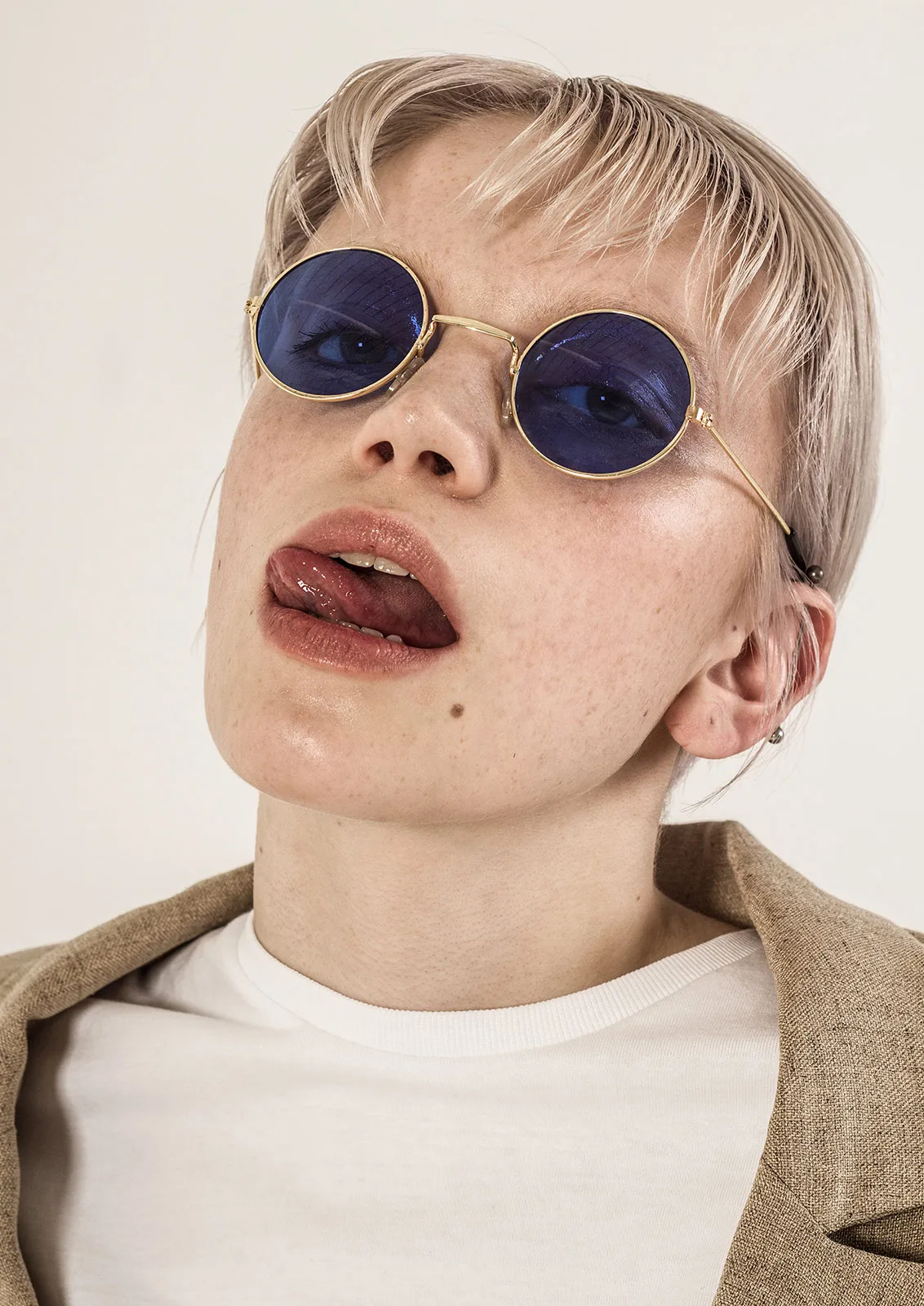 Kayt Webster Brown Metalmagazine 15
