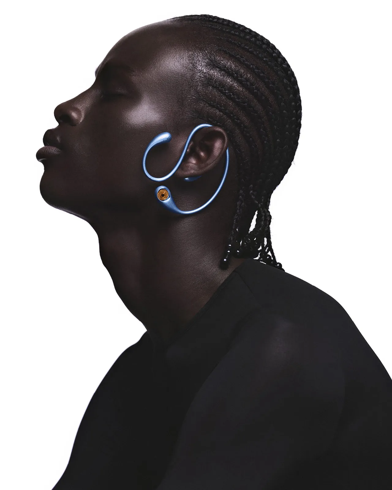 ALTER-EARCUFF-IN-BLUE-02_NOGRAPHIC