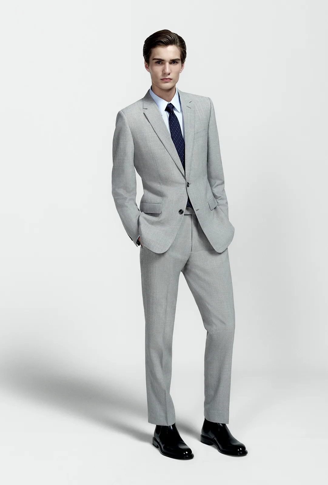 DIOR-MEN'S-SPRING-2025---TAILORING-BY-BRETT-LLOYD---LOOK-(1)