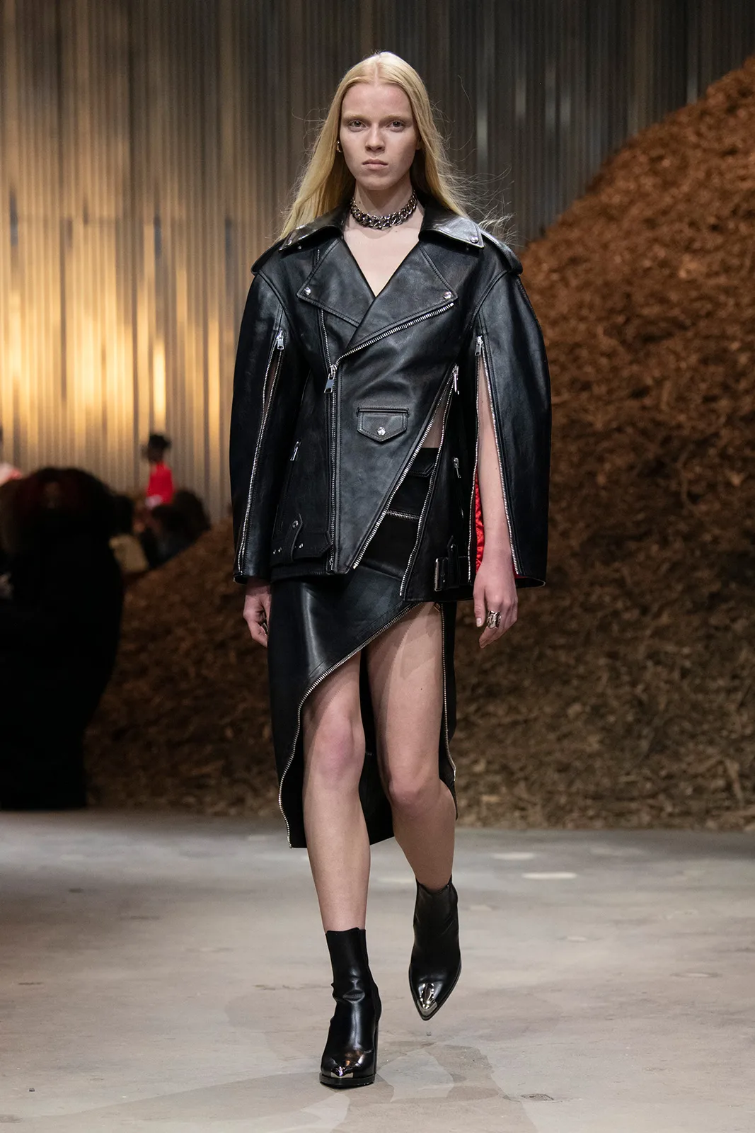 Alexander Mc Queen Fw 2022 Metalmagazine 17