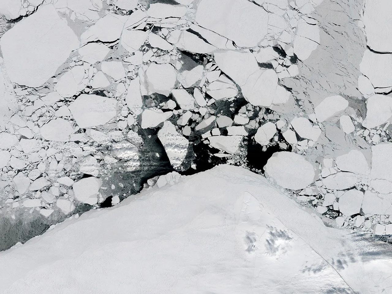20 Early Sea Ice Breakup in Beaufort Sea Arctic 2015 Nasa