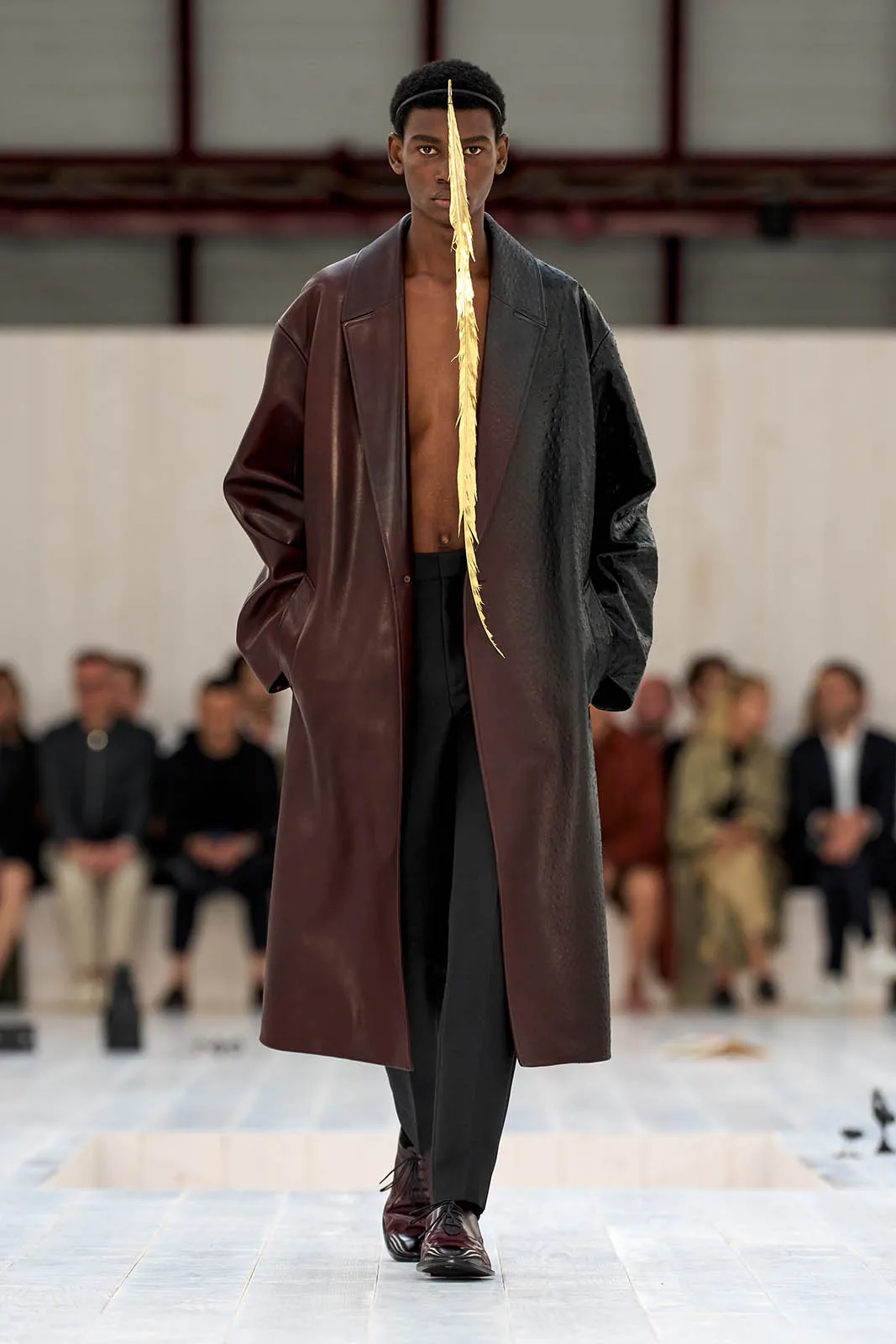 Loewe_Spring_Summer_2025_13.jpg