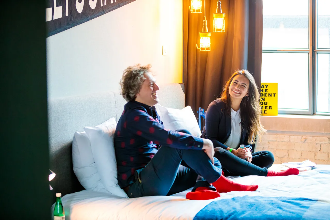 Bed Talks Metalmagazine 8