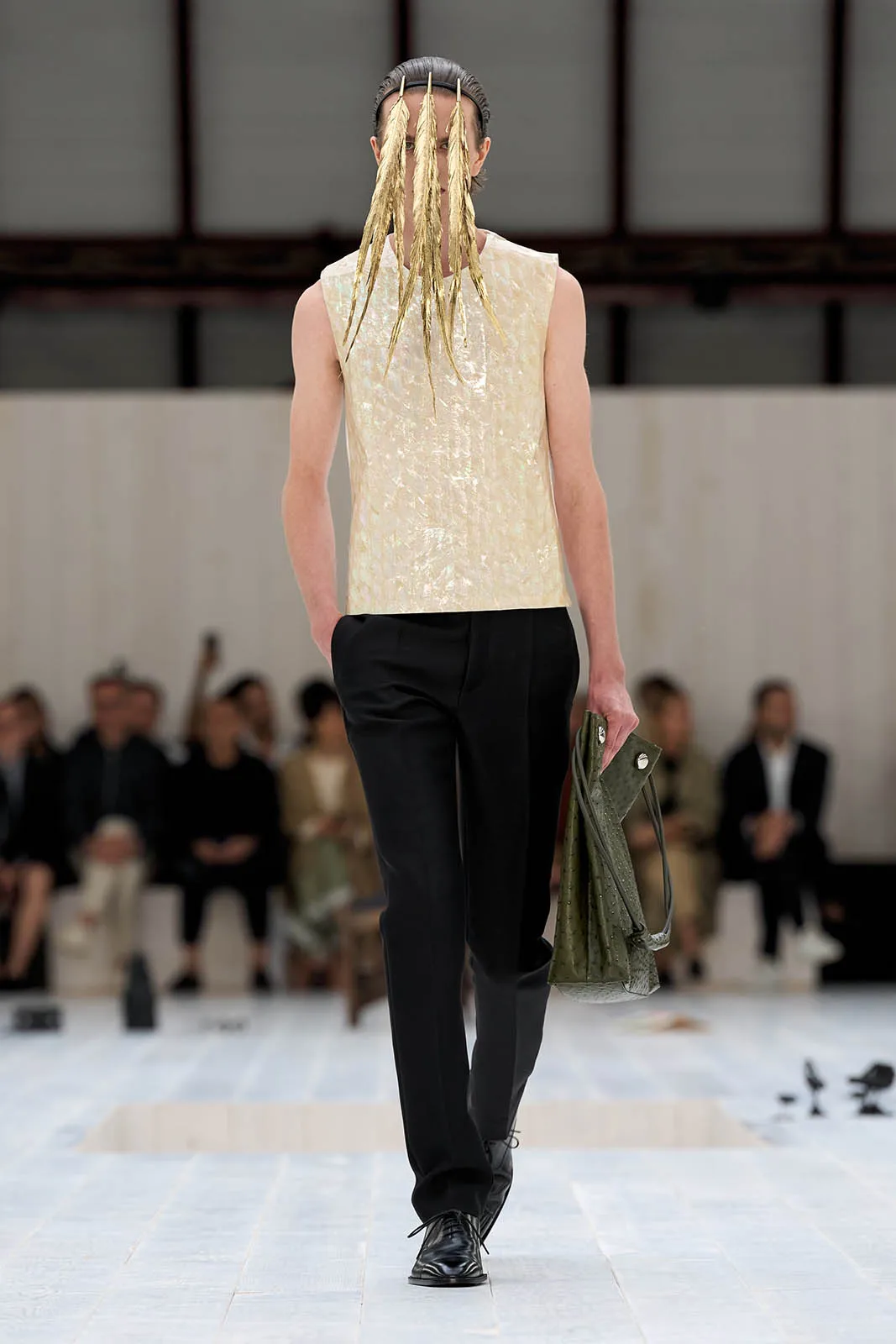 Loewe_Spring_Summer_2025_21