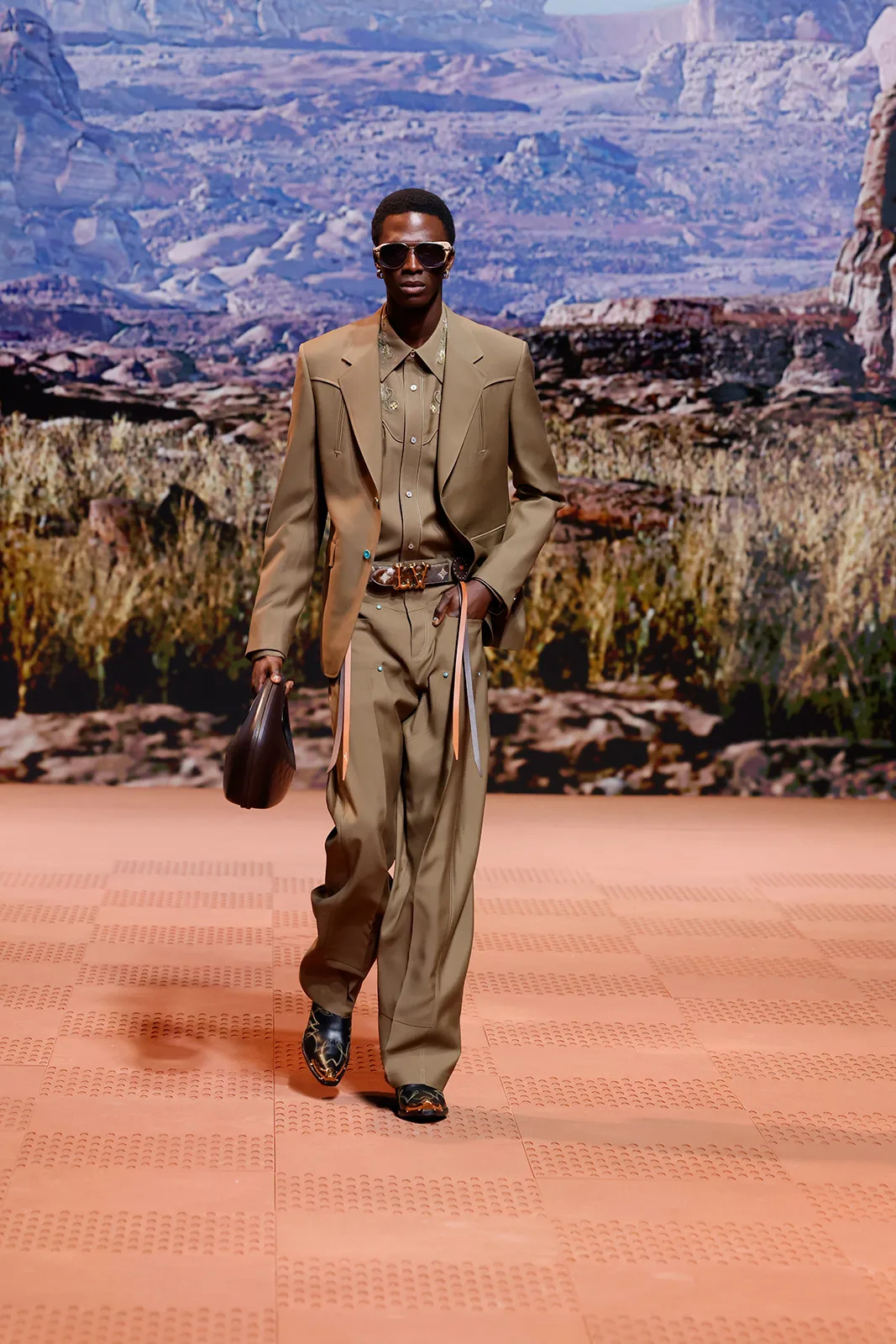 LOUIS_VUITTON_MENS_FALL_WINTER_2024_2
