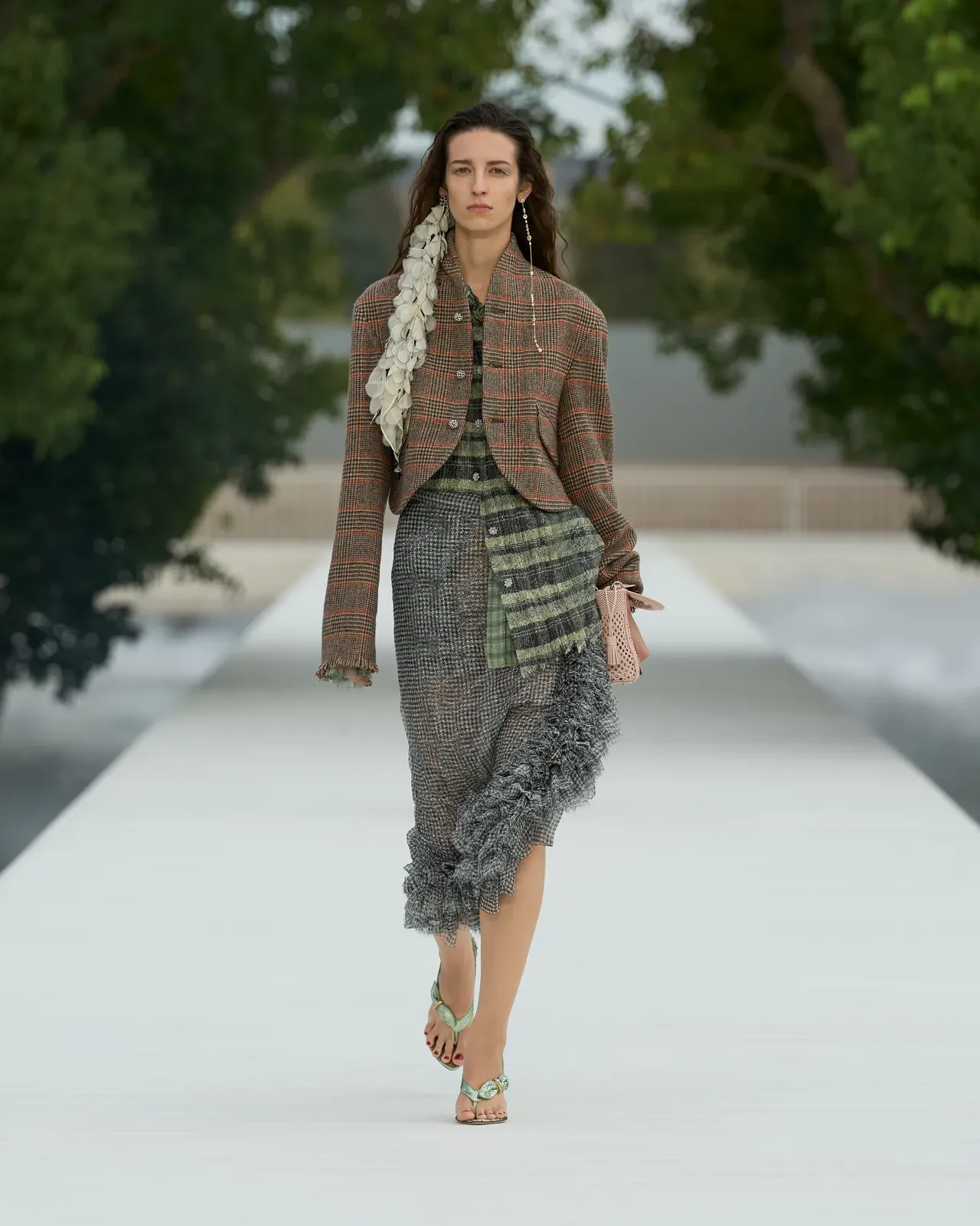 metal-dior-ss27-23.webp