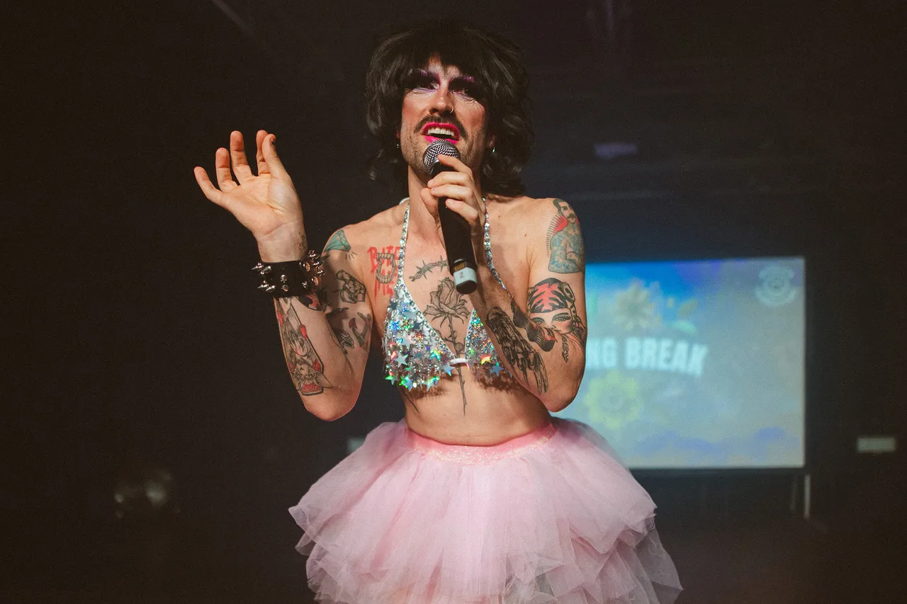 Miz Cracker 14