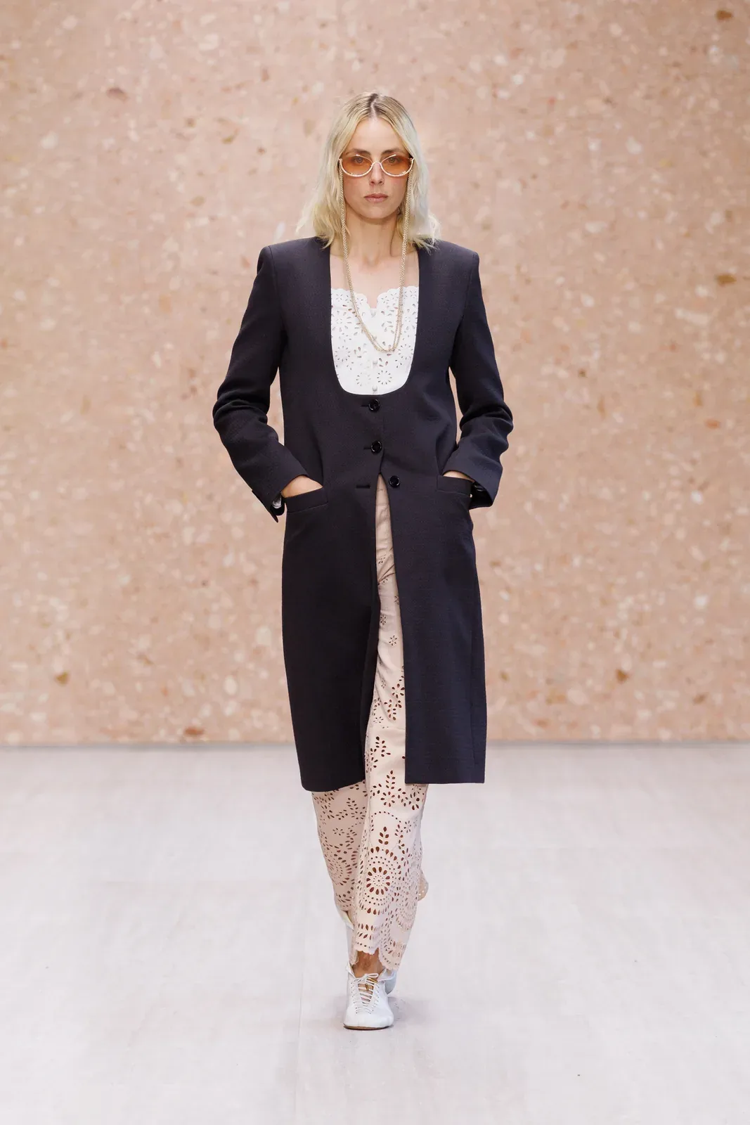 metal-chloe-ss27-09