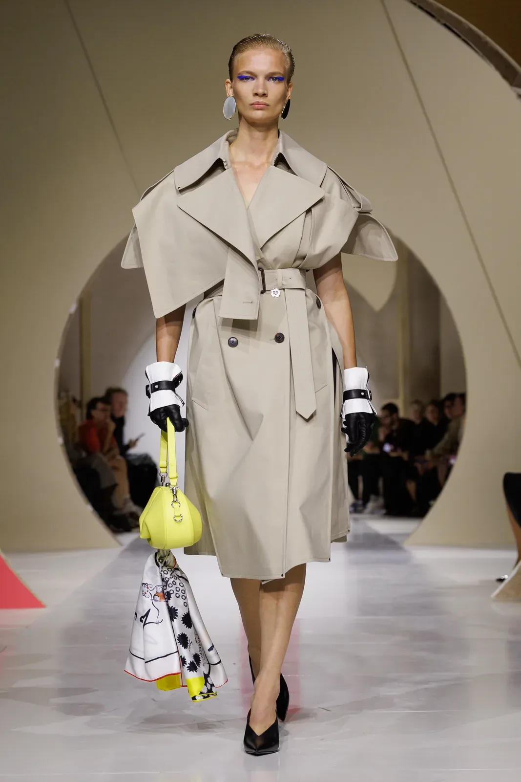 metal-givenchy-ss27-07
