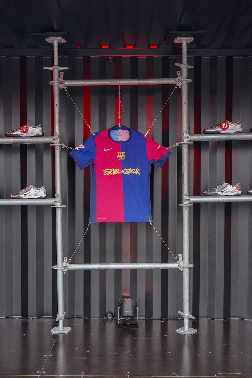 Travis_Scott_x_Nike_x_Spotify_x_FC_Barcelona_1