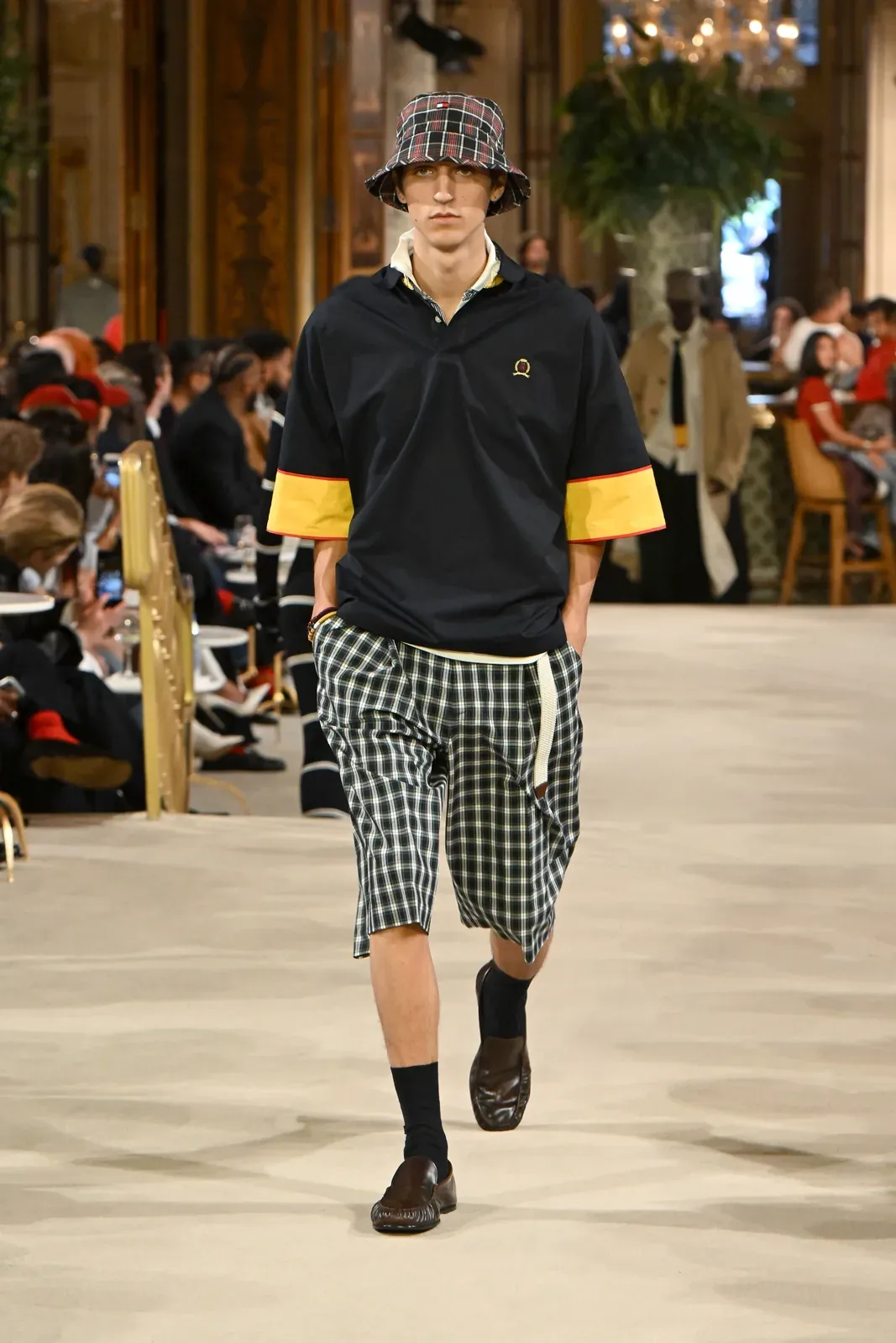 metal-tommy-hilfiger-spring-2027-20