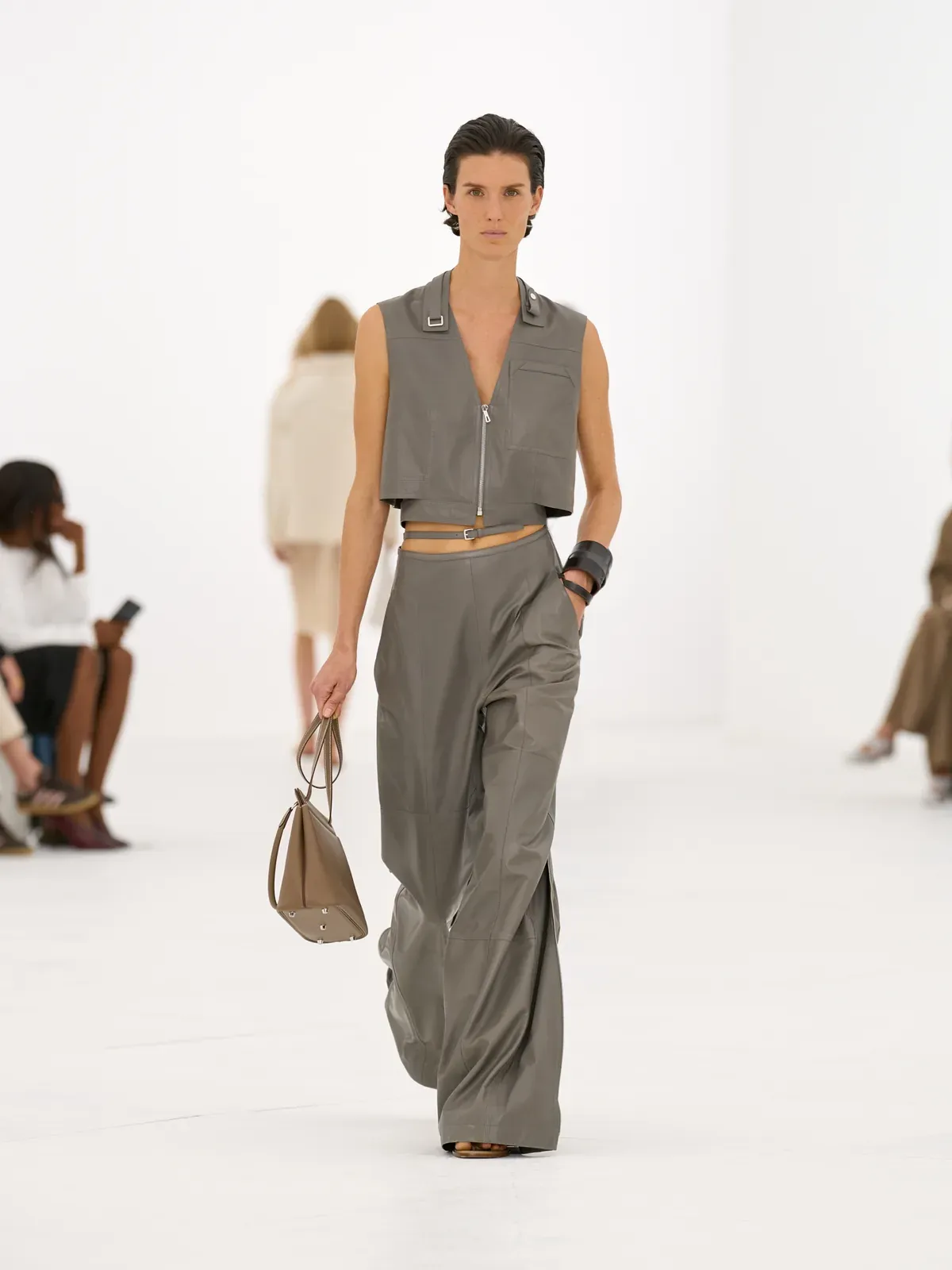 metal-hermes-ss27-17