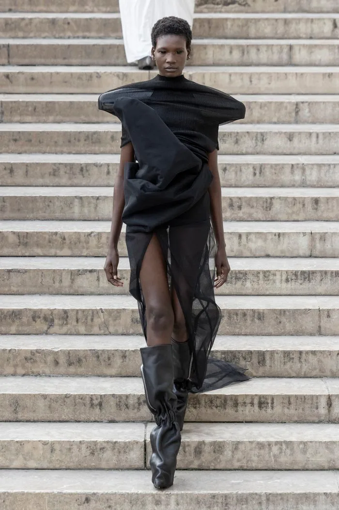 collections_cover_Rick-Owens-RTW-SS26-Paris-25